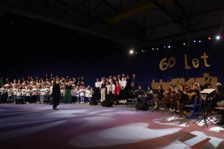 60 LET OŠ CERKNICA 77 FOTO LJUBO VUKELIČ